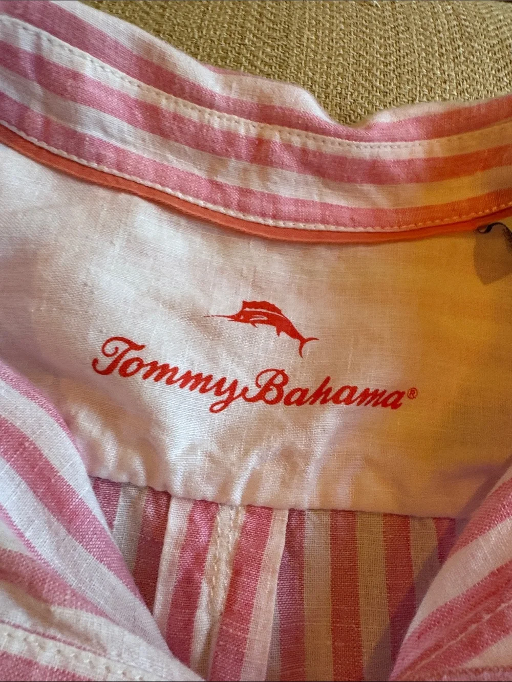 Tommy Bahama Woman’s Large 100% Linen Pink and White Striped Button-Up Shirt - Picture 4 of 11